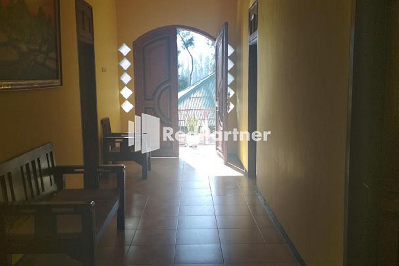Bromo Indah Lestari Homestay Mitra Reddoorz 파수루안 외부 사진